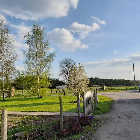 Mile House Barn Bed & Breakfast Нантуич Екстериор снимка
